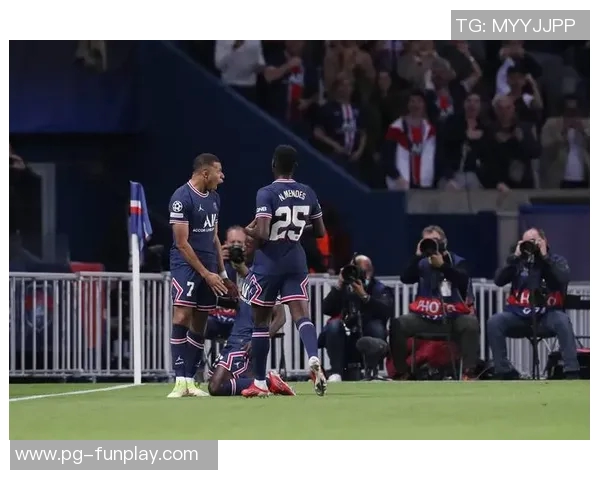 世界杯惊心动魄对决多特蒙德与巴黎圣日耳曼战成平局精彩进球回顾