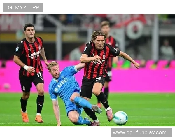 意甲激战AC米兰狂胜曼联五球大捷引发全场震撼解析