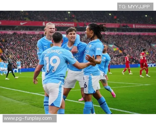 英超焦点战：多特蒙德与曼联激战成平红牌事件引发全场热议